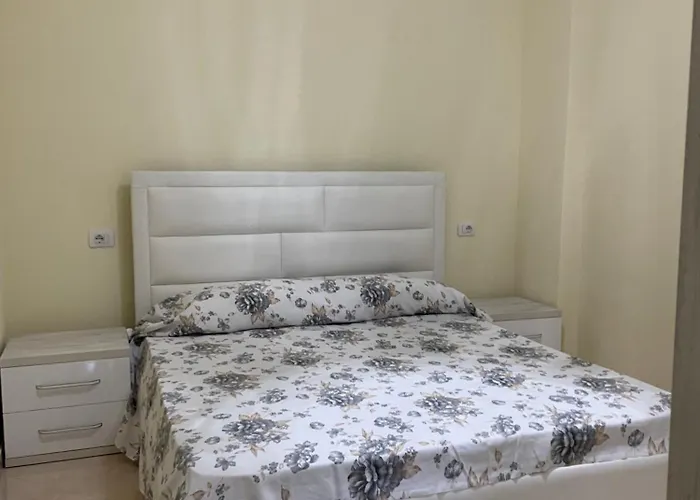 Shtepia Ne Pyll Hébergement de vacances Bize